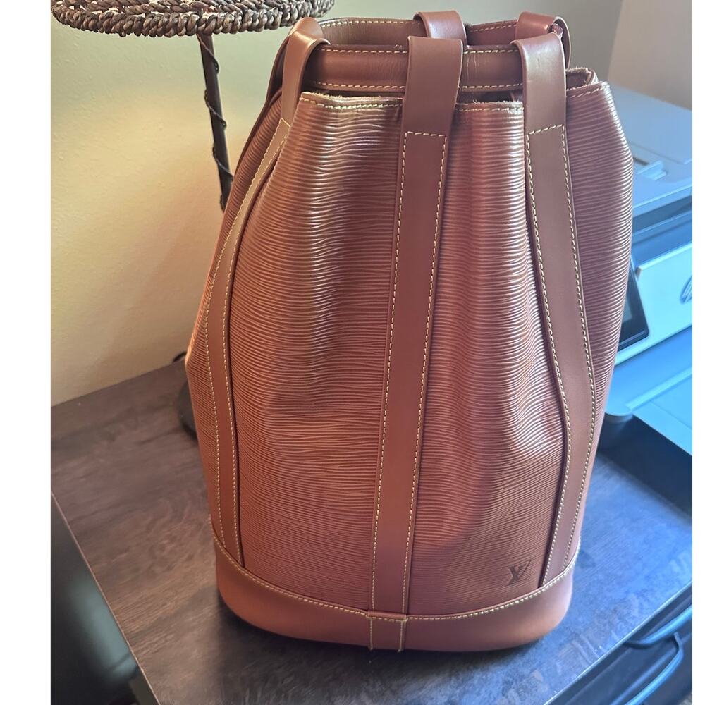 RARE LOUIS VUITTON EPI RANDONNEE PM SLING HANDBAG